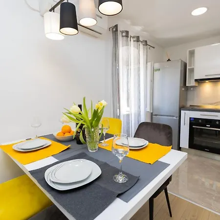 Apartamento Modern Cozy Bonnie In Center Of Split. *